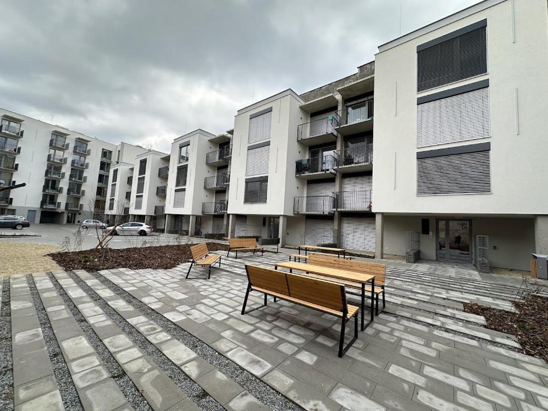 Bella Apartments Brno Exterior foto